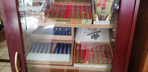 Tobacco Shop «Lombard Tobacco», reviews and photos, 890 E Roosevelt Rd, Lombard, IL 60148, USA