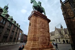 Bismarck monument image