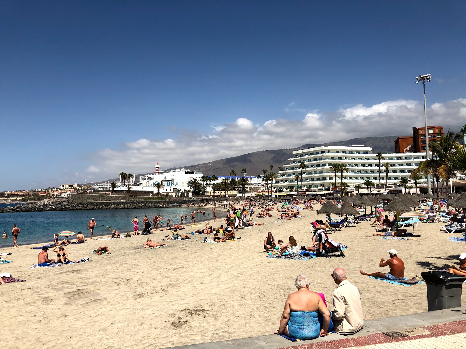 Foto av Playa de la Pinta och bosättningen