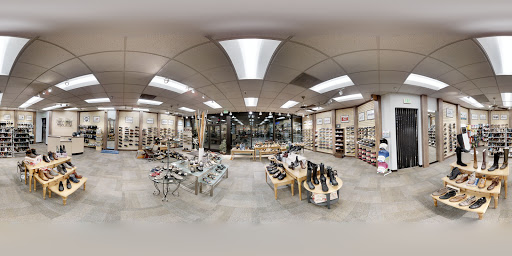 Shoe Store «Shoe Mill», reviews and photos, 8616 SE Sunnyside Rd, Clackamas, OR 97015, USA