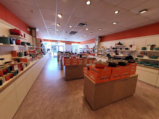 Shopping Mall «Jersey Shore Premium Outlets», reviews and photos, 1 Premium Outlet Blvd, Tinton Falls, NJ 07753, USA