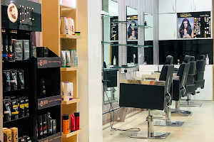 Champion Hair unisex salon image