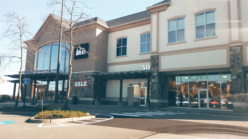 Camping Store «REI», reviews and photos, 22 Chapel View Blvd, Cranston, RI 02920, USA