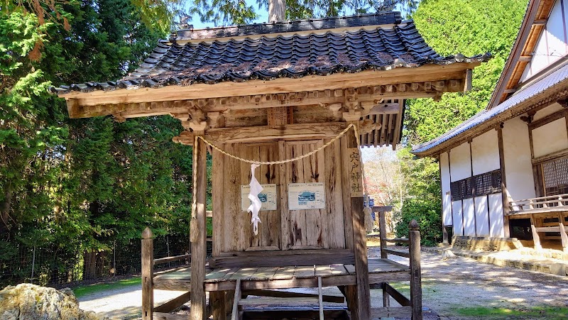 男山神社