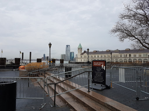 Investment Bank «Goldman Sachs & Co», reviews and photos