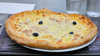 Plats et boissons du Restaurant Pizzeria les Cayrelles à Ispagnac - n°2