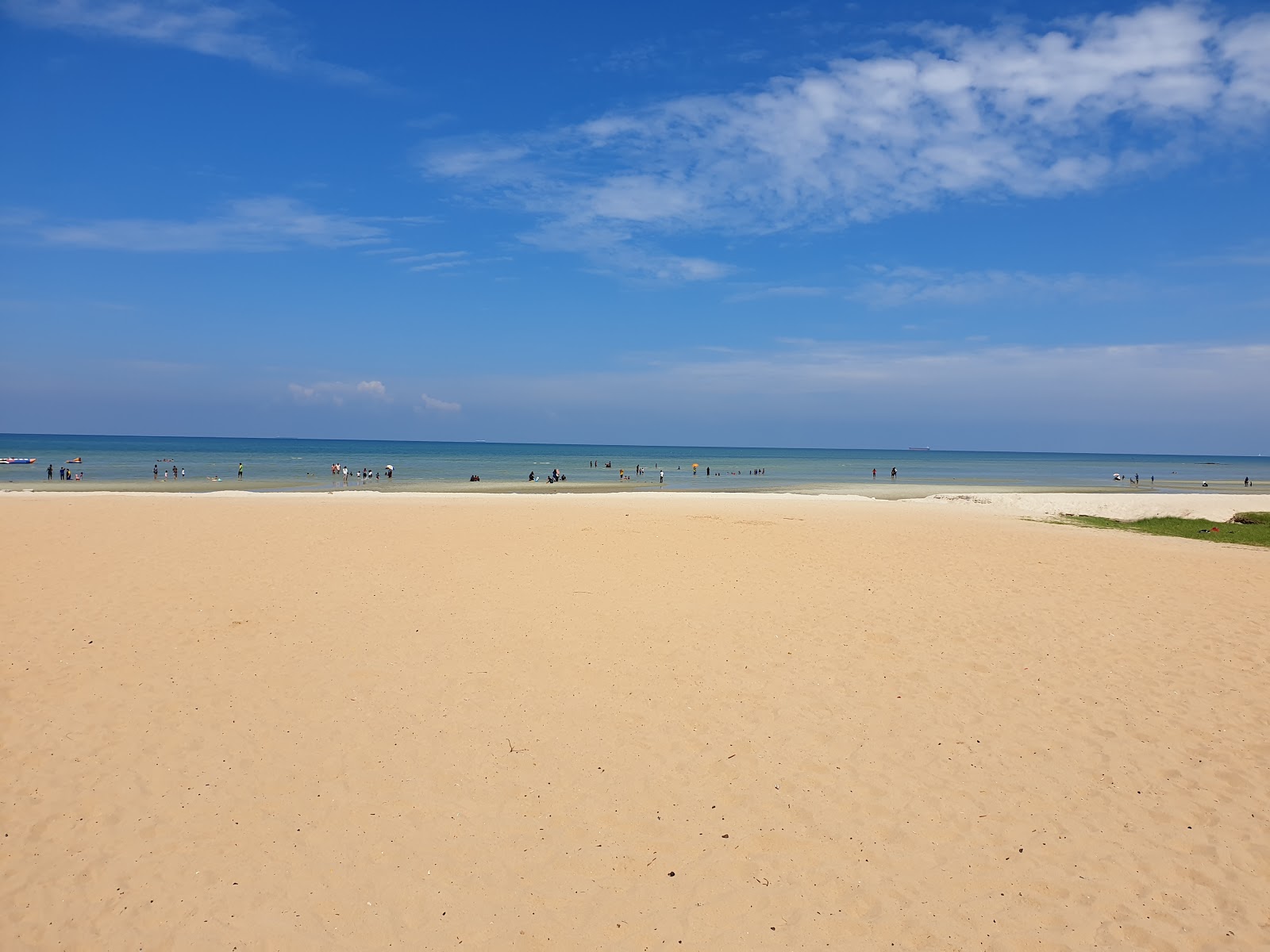 Foto de Saujana Beach - lugar popular entre los conocedores del relax