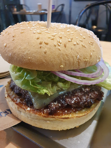 BurgerFuel Takapuna - Hamburger
