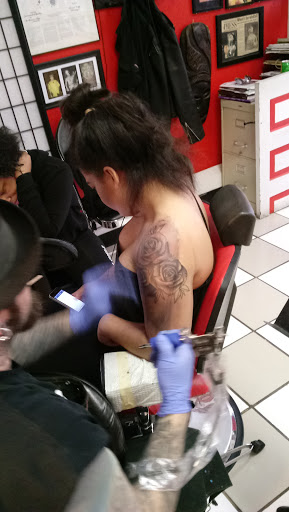 Tattoo Shop «Six1Six Tattoo Studio», reviews and photos, 526 Leonard St NW, Grand Rapids, MI 49504, USA
