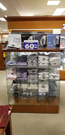 Shopping Mall «The Lakes Mall», reviews and photos, 5600 Harvey St, Muskegon, MI 49444, USA