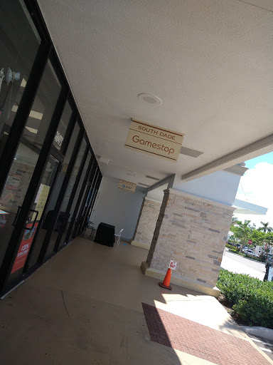 Video Game Store «GameStop», reviews and photos, 18479 S Dixie Hwy, Cutler Bay, FL 33157, USA