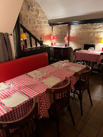 Atmosphère du Restaurant de spécialités du sud-ouest de la France Domaine d'Olléac à Paris - n°10