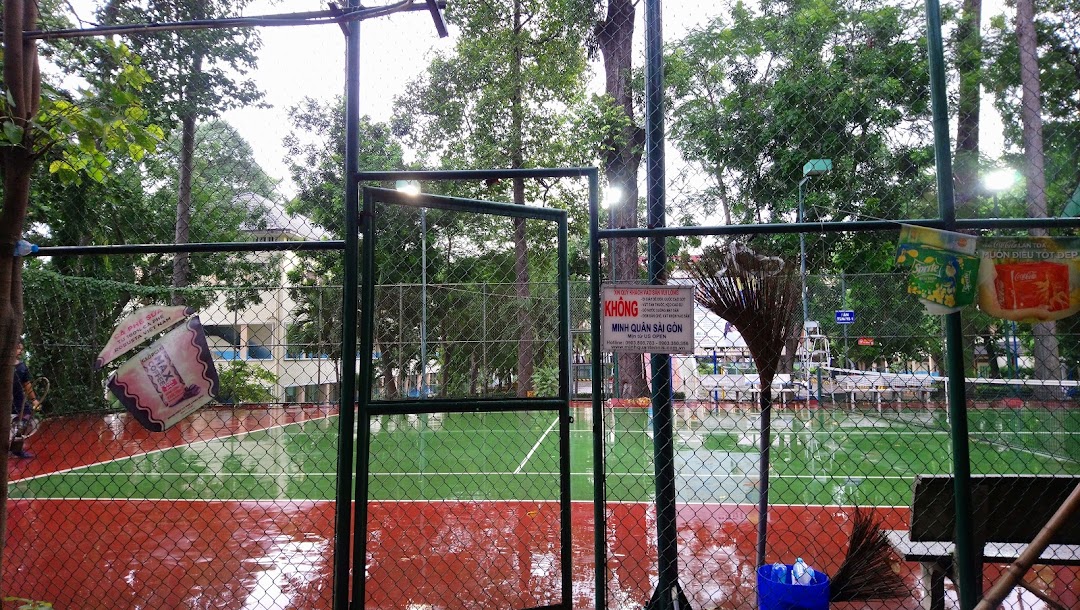 Sân Tennis CĐ Công Nghệ Thủ Đức