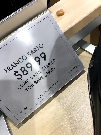 Shoe Store «DSW Designer Shoe Warehouse», reviews and photos, 427 Crossroads Blvd, Cary, NC 27518, USA