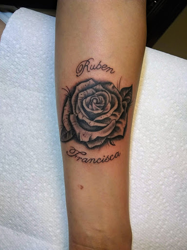 Wizards World of Tattoo 4, 2248 Perkiomen Ave, Reading, PA 19606, USA, 