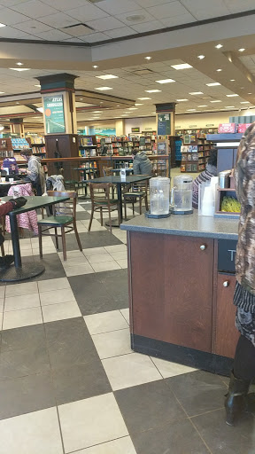 Book Store «Barnes & Noble», reviews and photos, 710 County Hwy 10, Blaine, MN 55434, USA