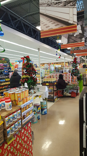 Grocery Store «Strack & Van Til Food Market And Cafe And Deli», reviews and photos, 7760 E 37th Ave, Hobart, IN 46342, USA