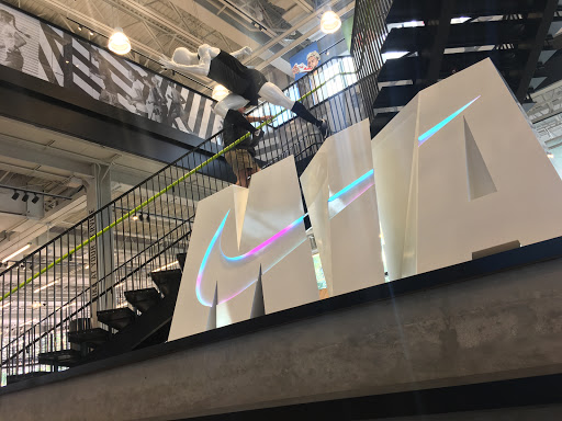 Clothing Store «Nike Miami», reviews and photos, 1035 Lincoln Rd, Miami Beach, FL 33139, USA