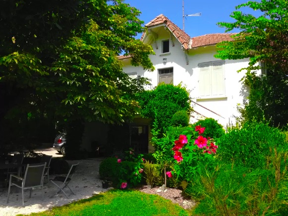 Maison with Garden, Pool and Spa à Villeneuve-lès-Avignon (Gard 30)