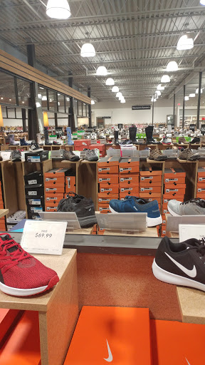 Shoe Store «DSW Designer Shoe Warehouse», reviews and photos, 43713 W Oaks Dr, Novi, MI 48377, USA