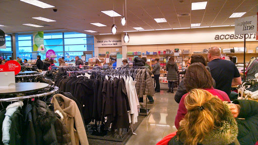 Department Store «Nordstrom Rack Rivers Edge Shopping Center», reviews and photos, 4036 E 82nd St, Indianapolis, IN 46250, USA