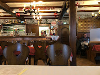 Atmosphère du Restaurant de spécialités alsaciennes La Couronne de Roeschwoog - Flammkueche Restaurant à Rœschwoog - n°1