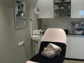 Beauty & Feet Houten Pedicure/schoonheidssalon. aangeloten bij provoet en Anbos