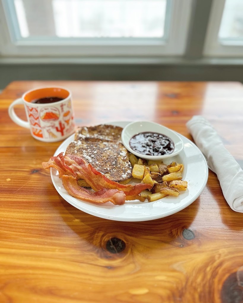 Studio 6 Bistro 69130