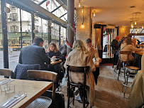 Atmosphère du Restaurant français Le Roussillon à Paris - n°3