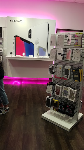 Cell Phone Store «T-Mobile», reviews and photos, 4203 Harrison Blvd, Ogden, UT 84403, USA