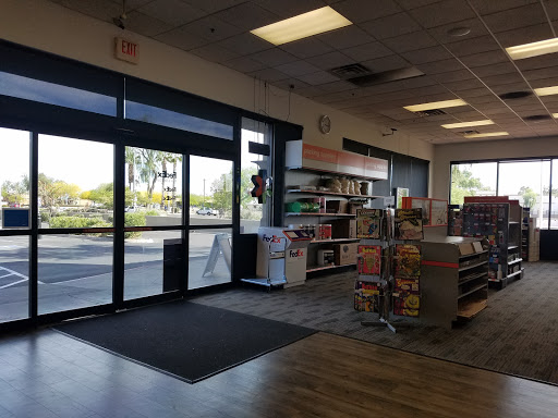 Print Shop «FedEx Office Print & Ship Center», reviews and photos, 1780 W Chandler Blvd, Chandler, AZ 85224, USA