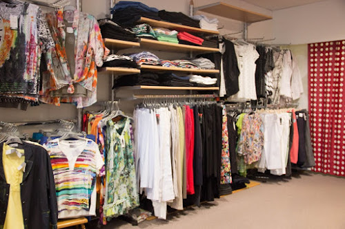 Magasin de vêtements pour femmes La Mode à Monia Haguenau