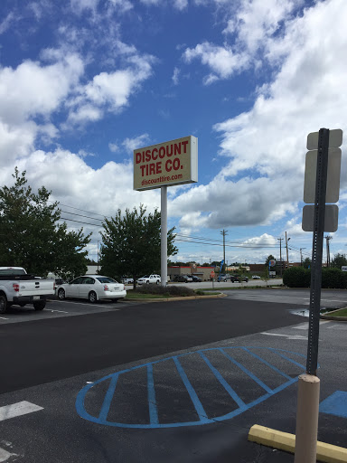 Tire Shop «Discount Tire Store - Greenville, SC», reviews and photos, 1408 Woodruff Rd, Greenville, SC 29607, USA