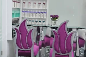 Ishtar American Beauty Clinic and Spa image