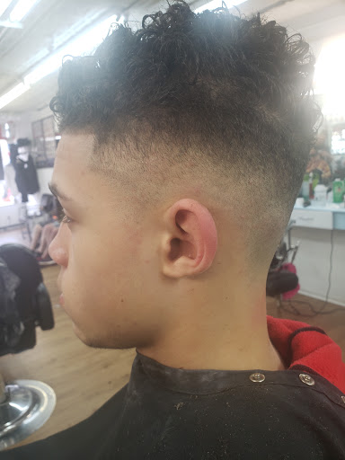 Barber Shop «Antonio Barber Shop», reviews and photos, 384 Bridge St, Lowell, MA 01850, USA