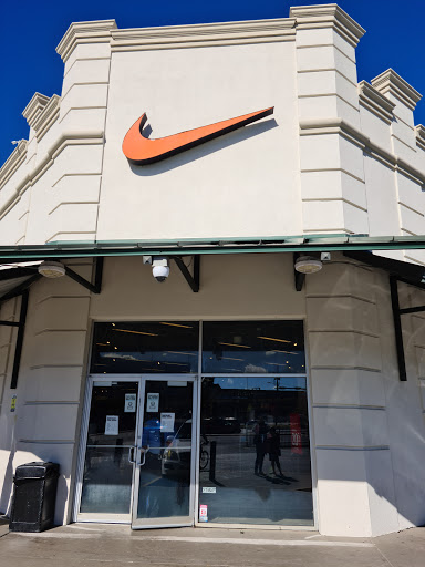 Clothing Store «Nike Factory Store», reviews and photos, 4101 S Carrollton Ave, New Orleans, LA 70119, USA