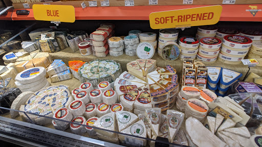 Grocery Store «Metro Market», reviews and photos, 1123 N Van Buren St, Milwaukee, WI 53202, USA