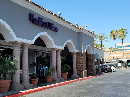 FedEx Office Print & Ship Center, 16425 Ventura Blvd, Encino, CA 91436, USA, 