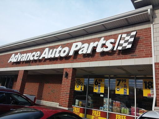 Auto Parts Store «Advance Auto Parts», reviews and photos, 1387 Lee St #400, Des Plaines, IL 60018, USA