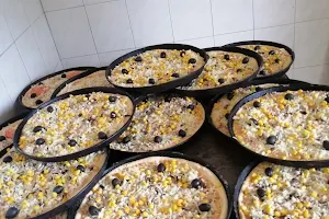 Pizza Gustosso image