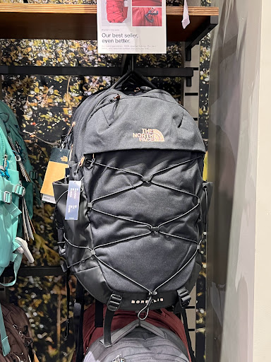 Clothing Store «The North Face», reviews and photos, 3333 Bear St #207, Costa Mesa, CA 92626, USA