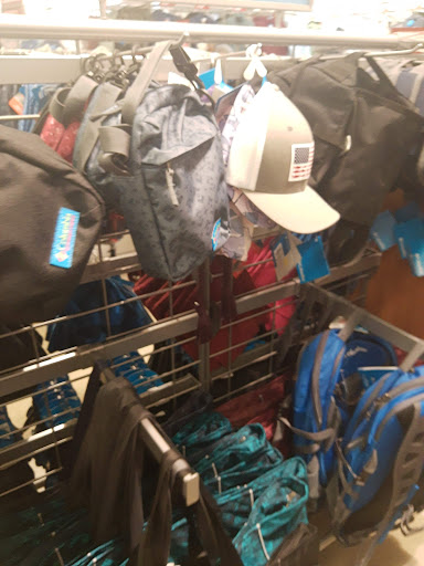 Sportswear Store «Columbia Sportswear Outlet», reviews and photos, 6800 Oxon Hill Rd #600, Oxon Hill, MD 20745, USA