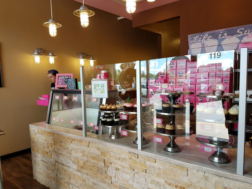 Cupcake Shop «Smallcakes: A Cupcakery of Naperville», reviews and photos, 115 E Ogden Ave #119, Naperville, IL 60563, USA