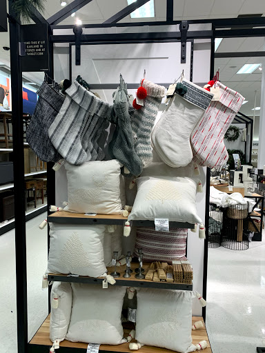 Department Store «Marshalls & HomeGoods», reviews and photos, 4950 Hadley Center Dr, South Plainfield, NJ 07080, USA