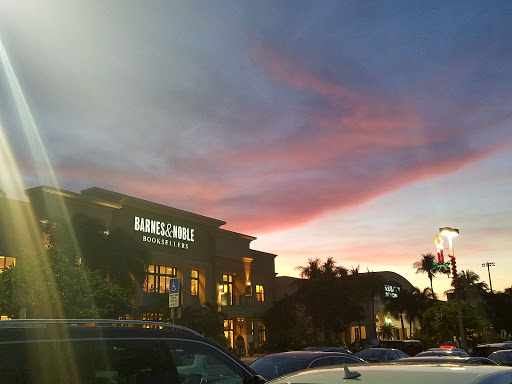 Book Store «Barnes & Noble Booksellers Boca Raton», reviews and photos, 1400 Glades Rd, Boca Raton, FL 33431, USA