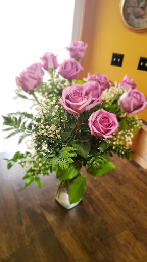 Florist «Crimson Ridge Florist Rockford», reviews and photos, 735 N Perryville Rd, Rockford, IL 61107, USA