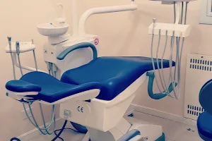 BYM odontología - consultorio odontológico - implantes, ortodoncia y ATM image