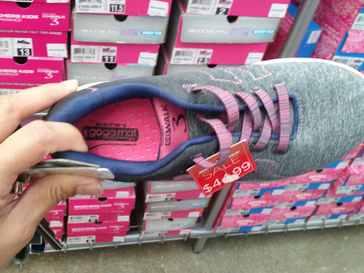 Shoe Store «SKECHERS Factory Outlet», reviews and photos, 5805 Cutting Blvd, El Cerrito, CA 94530, USA