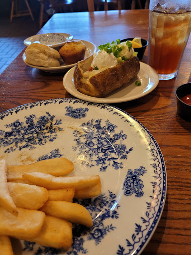 American Restaurant «Cracker Barrel Old Country Store», reviews and photos, 6699 S Semoran Blvd, Orlando, FL 32822, USA