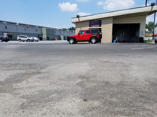 The Box Hand Car Wash at the Market en Lemoyne